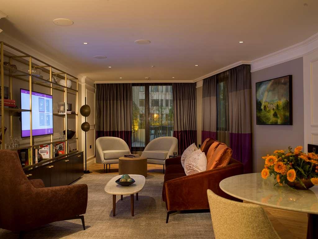 The Guardsman - Preferred Hotels And Resorts London Szoba fotó A living room at The Ivy Collection