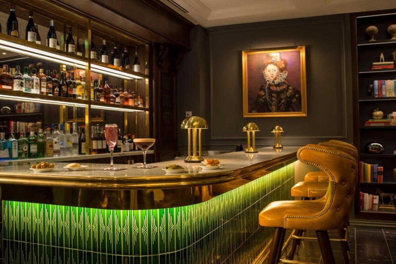 The Guardsman - Preferred Hotels And Resorts London Kültér fotó The bar at the Savoy