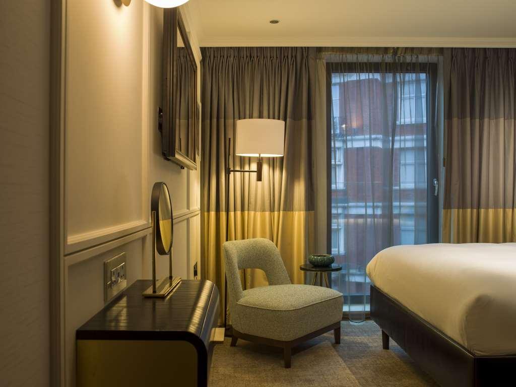 The Guardsman - Preferred Hotels And Resorts London Szoba fotó A bedroom at the hotel