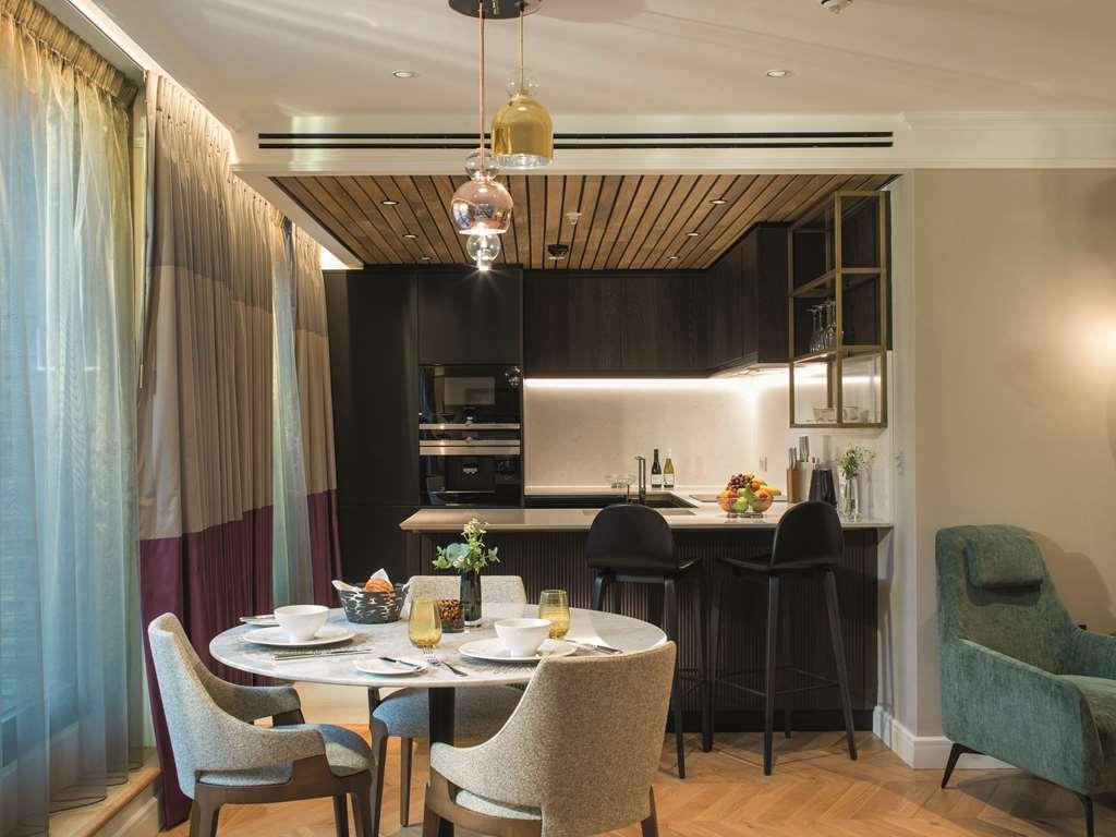 The Guardsman - Preferred Hotels And Resorts London Szoba fotó The interior of a typical apartment
