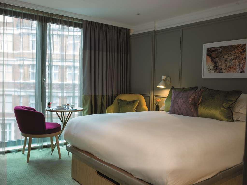 The Guardsman - Preferred Hotels And Resorts London Szoba fotó A bedroom at the hotel