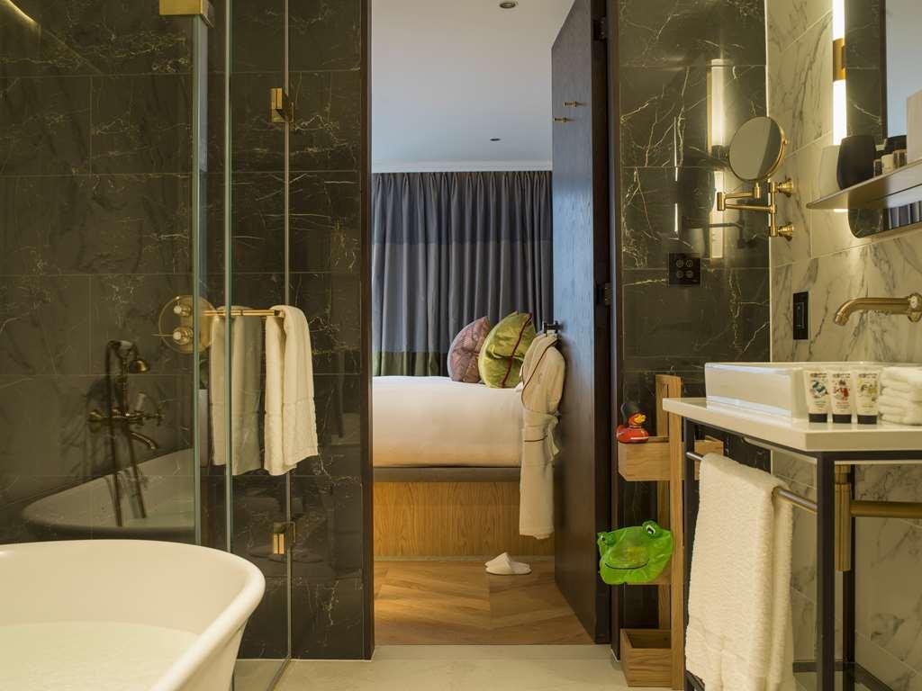 The Guardsman - Preferred Hotels And Resorts London Kültér fotó Bathroom