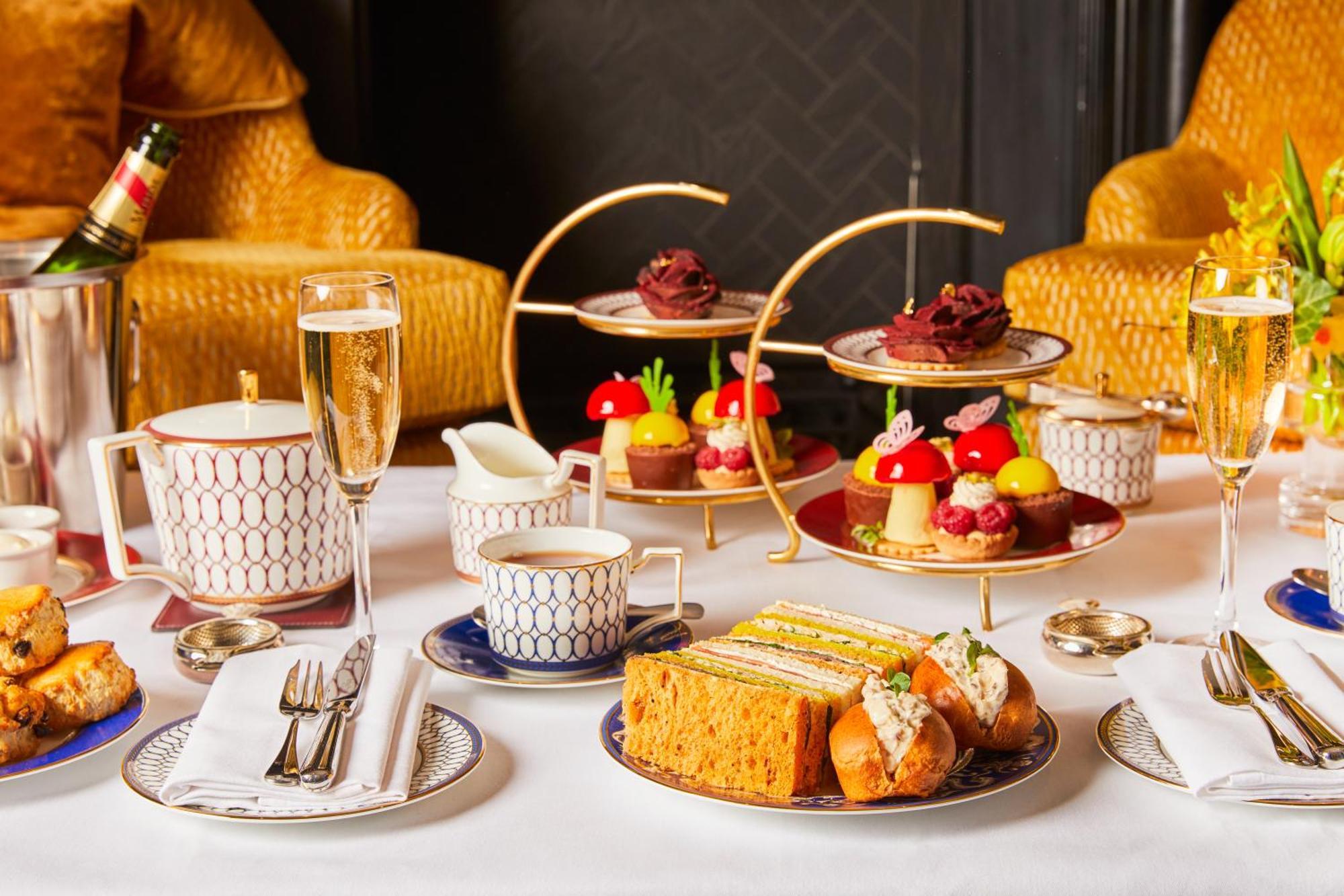 The Guardsman - Preferred Hotels And Resorts London Kültér fotó Afternoon tea at the Ritz