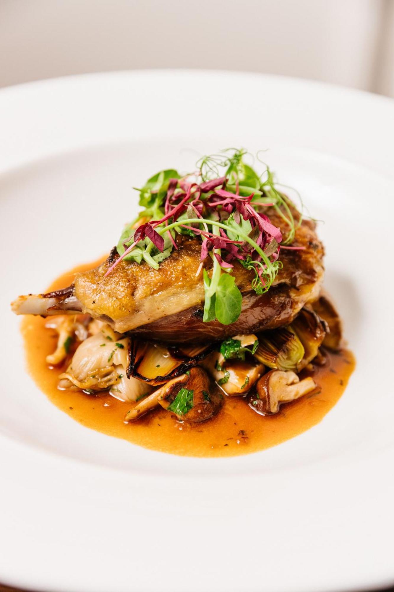 The Guardsman - Preferred Hotels And Resorts London Kültér fotó A duck confit dish