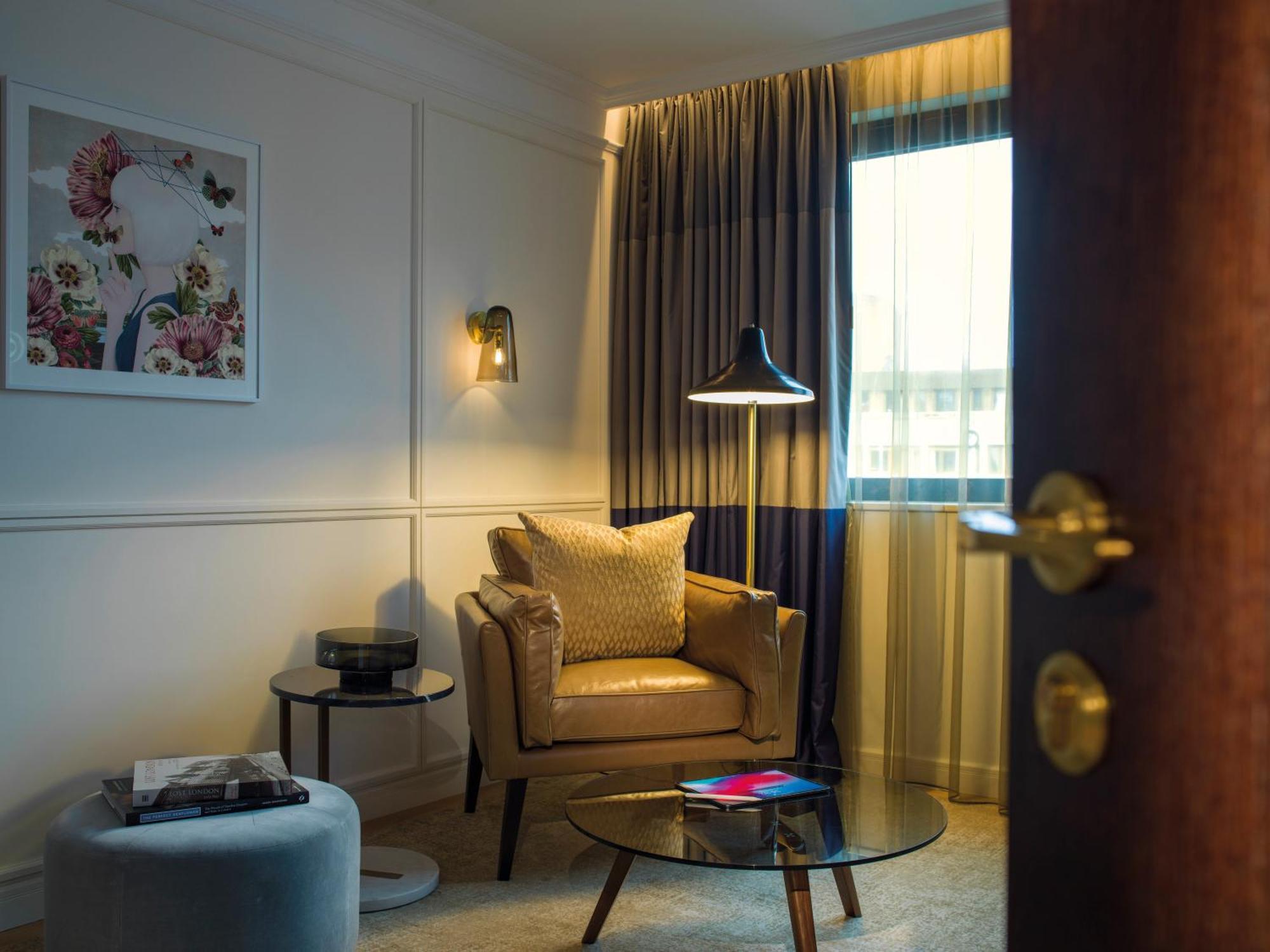 The Guardsman - Preferred Hotels And Resorts London Kültér fotó A room at the hotel