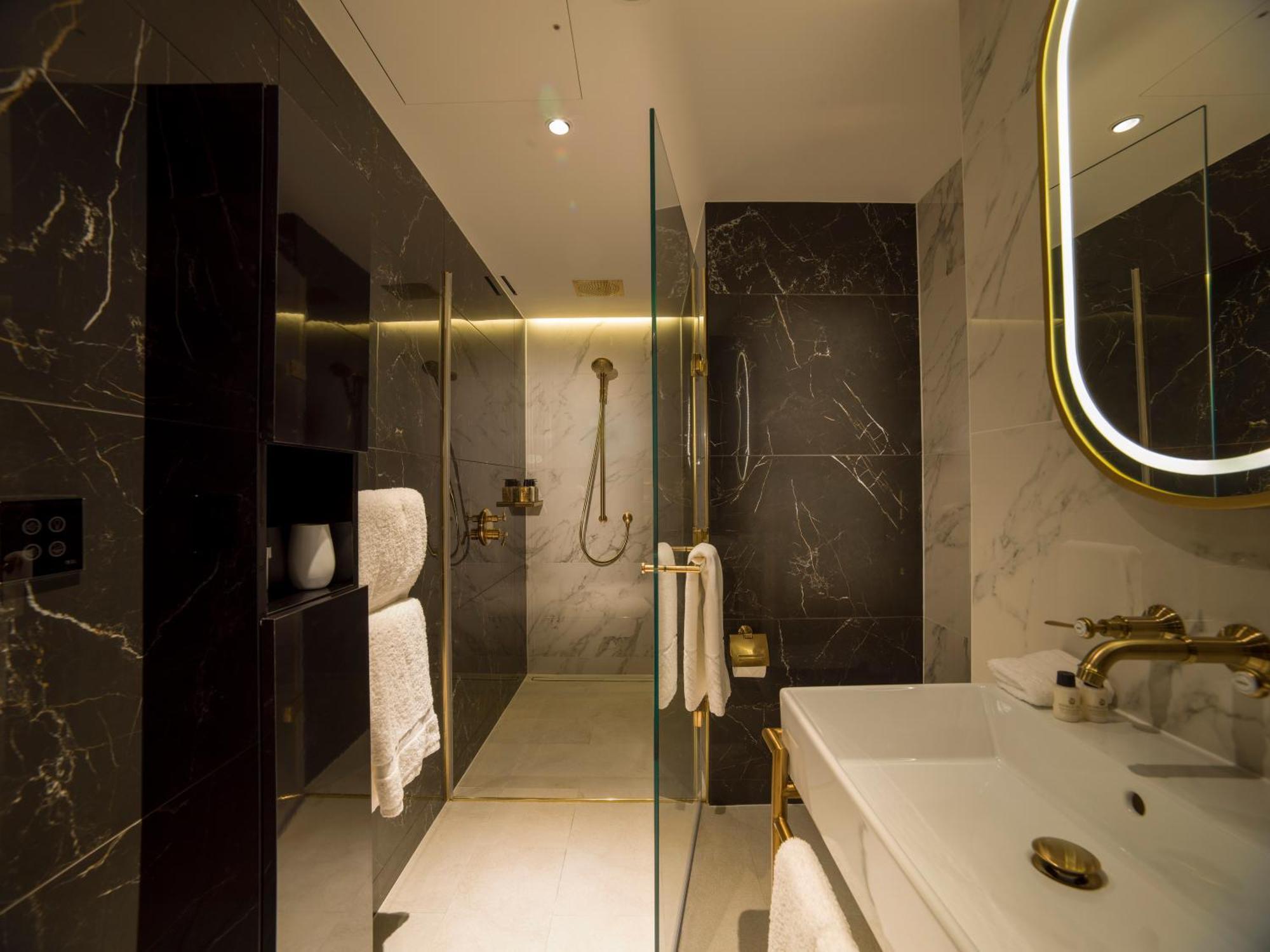 The Guardsman - Preferred Hotels And Resorts London Kültér fotó Bathroom
